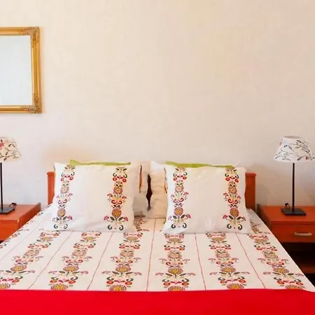 Вилла House With A Spacious Garden And Swimming Pool *