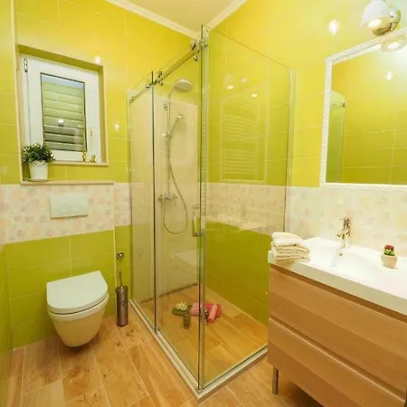 House With A Spacious Garden And Swimming Pool