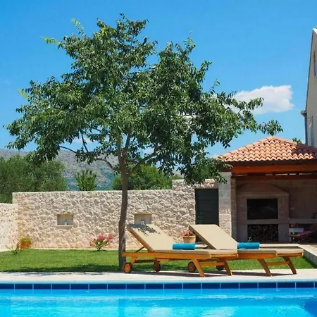 House With A Spacious Garden And Swimming Pool